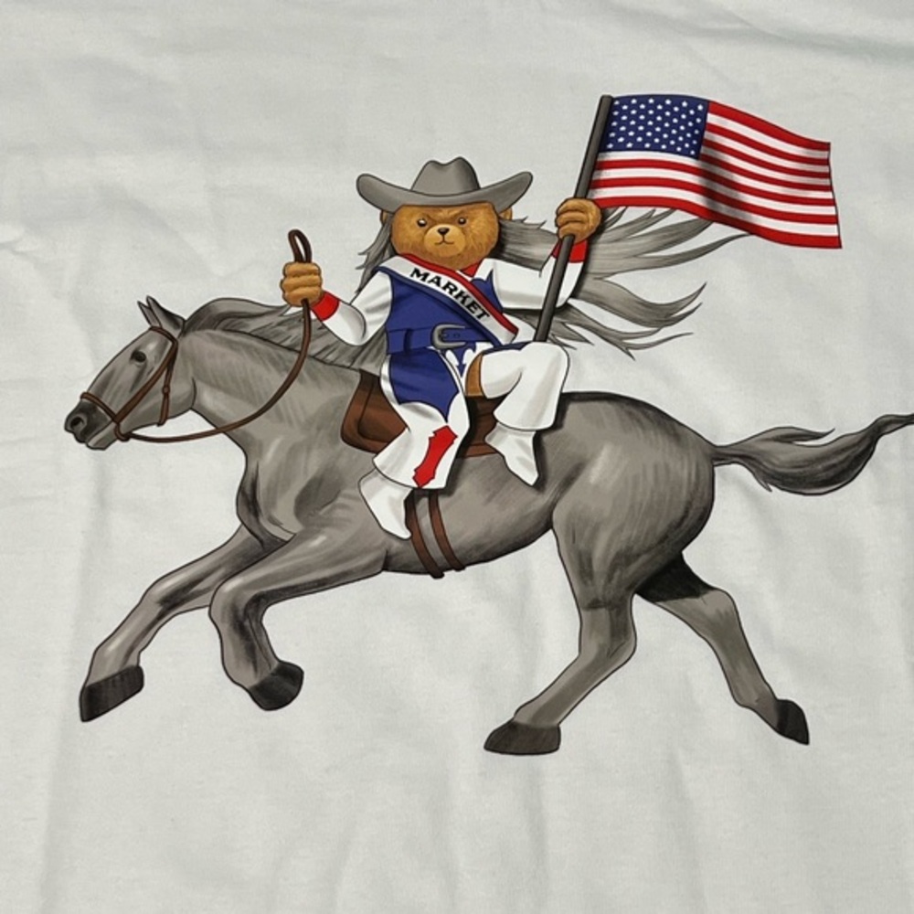 Market shirt cowboy holding American Flag‎ riding horse tee white size medium